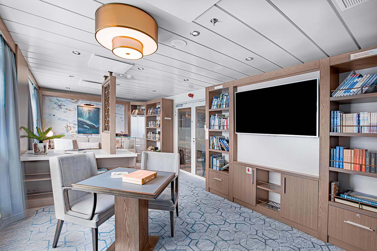 Cruiseship_OceanVictory_Library_01_AE_SMALL