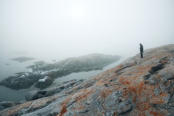 bob-gilmore-on-island-in-fuglefjorden-svalbard-24-giancarlo-gallinoro-secret-atlas