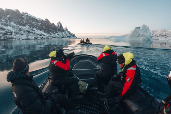 zodiac-cruise-bear-islands-iceberg-greenland-giancarlo-gallinoro-secret-atlas