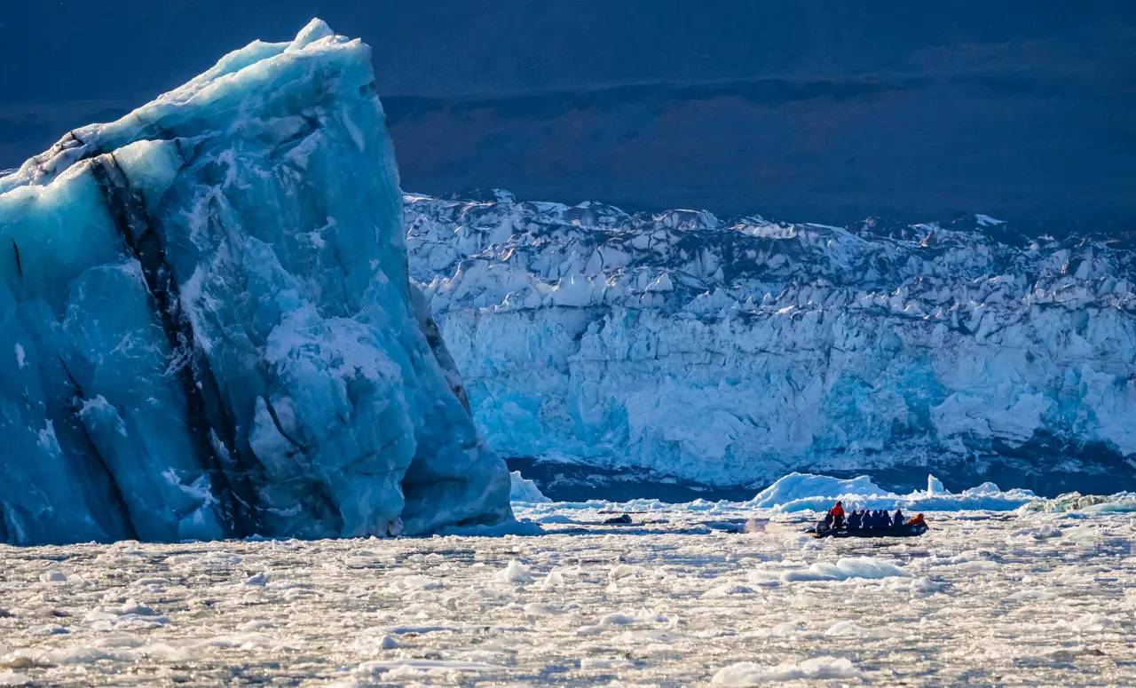 Greenland-Romer-Fjord-22610