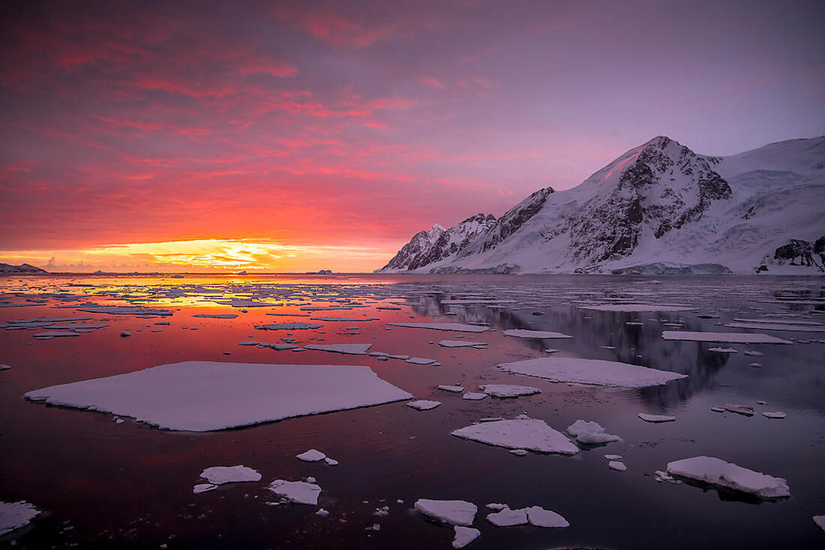 Beyond the Antarctic Circle 5