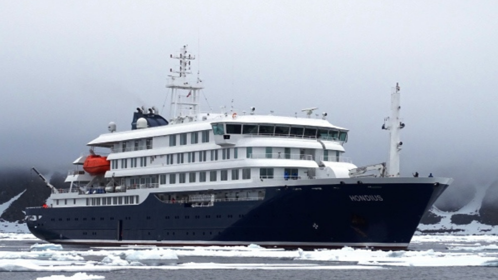 Expedition cruise ship