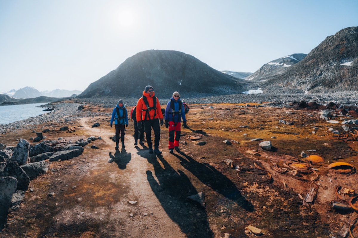 guests-hiking-virgohamna-svalbard-24-giancarlo-gallinoro-secret-atlas